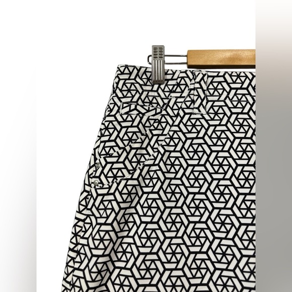 NEW, NIVO by Lanctôt, Geometric Print Golf Skort, Size 10,Black & White 🏌️♀️ - Picture 3 of 10
